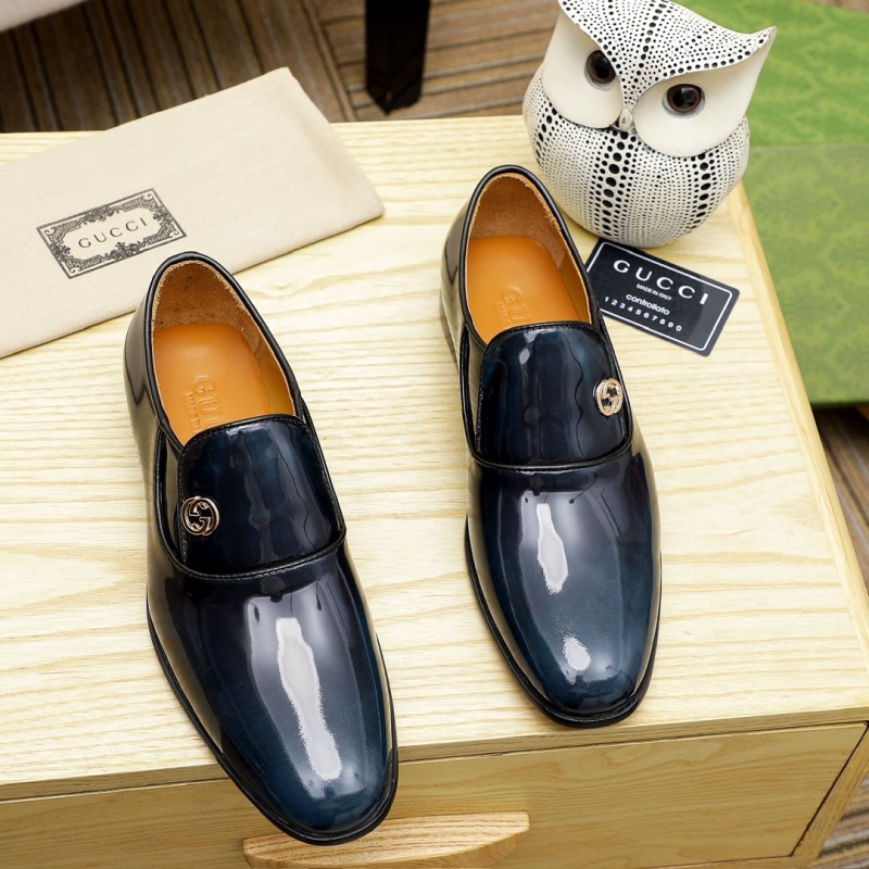 G*u*i leather shoes